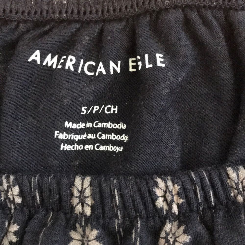 🌻3/$15 American Eagle 🦅 crop top - Picture 3 of 3